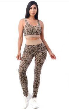 SUPER stretchy bra & legging set. If you are unsure which size to pick we recommend sizing down. Fitted Seamless Sets For Loungewear, Fitted Seamless Sports Bra For Loungewear, Seamless Stretch Sports Bra For Loungewear, Stretch Seamless Sports Bra For Loungewear, Seamless Stretch Sets For Loungewear, Yoga Sets Stretch Seamless, Leopard Print Bra, Athletic Wear, High Waisted Leggings