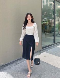 Mini Skirt And Blouse Outfit, Korean Work Outfit Summer, Young Adult Work Outfits, Korean Outfits Casual Chic, Korean Outfits Formal, Skirt Ootd Ideas, Formal Korean Outfit, Elegant Korean Outfit, Korean Outfits Elegant