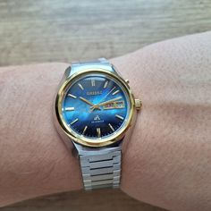 Vintage Orient Watch Crystal Mexican Specifications: - two tone case - day and date calendar - stainless steel - mother-of-pearl dial - blue dial - diameter of case 36 mm - Automatic winding mechanism Each watch has been totally serviced by professional watchmaker. More WATCH: https://www.etsy.com/shop/MyVintageBAG Each Item will be very carefully protected , very carefully packed and shipped within 1-2 business days. If you have a question about this item, please contact me! PLEASE NOTE ♦ All o Vintage Blue Watch With Subdials, Rare Vintage Watches Bye Jemis, Vintage Blue Analog Watches, Orient Star Watch, Vintage Blue Automatic Watches, Orient Watch, Blue Watches, Mother Of Pearl, Two Tone