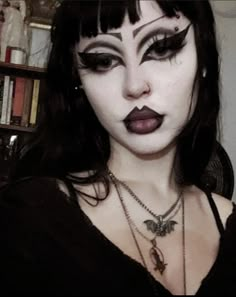 Trade Goth Makeup, No Eyebrows Aesthetic, Trad Goth Makeup, Winter Goth, Goth Eye Makeup, Dark Makeup Looks, Trad Goth