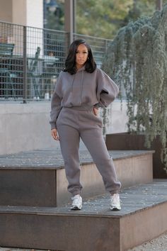 -oversized relaxed fit-cropped hoodie-2 piece set-drawstring Waist-50% Cotton 50% Polyester Cozy Attire For Women, Aesthetic Sets Outfit, Sweats And Cardigan Outfit, Sweats Outfit Black Women, Loose Gym Clothes Women, Hoodie Set Outfit Women, Sweat Suit Outfits Black Women, Cute Sweat Sets, Two Piece Sweat Suit Outfit