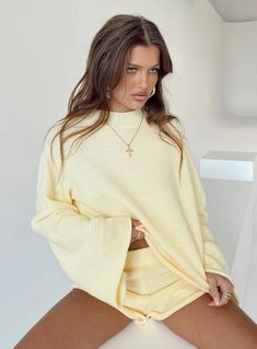 Sweater Two Piece Set, Womens Loungewear Sets, Friday Outfit, How To Fold Sleeves, Elastic Waist Shorts, Loungewear Sets, Sweater Material, Round Neck Tops, Sweater Set