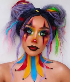 Jester Makeup, Cute Clown Makeup, Circus Makeup, Creative Halloween Makeup, Scary Clown Makeup, Cute Halloween Makeup, Halloween Makeup Ideas, Halloween Makeup Pretty, Cool Halloween Makeup