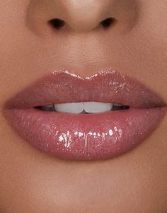 Unreal™ High Shine Volumizing Lip Gloss | Hourglass Cosmetics Maquillaje Cut Crease, Pastel Lips, Light Pink Lips, Natural Lip Gloss, Performance Makeup, Hot Pink Lips, Hourglass Cosmetics