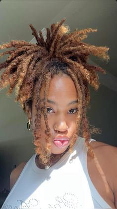 Balayage Locs, Knotless Braids Parts, Loc Highlights Black Women, Loc Hair Color Ideas, Hair Inspo Ginger, Locs With Highlights, Ginger Hair Inspo, Styling Locs, Locs Color Ideas Black Women