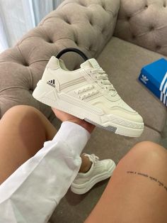 Pretty Sneakers, Dr Shoes, Trendy Shoes Sneakers, Pretty Shoes Sneakers, All Nike Shoes, Shoes Outfit Fashion, Cute Nike Shoes, Hype Shoes, Girly Shoes