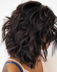 Choppy Messy Hair, Hair Trends 2024 Haircuts Women Long, Hair Cuts 2024 Trends Medium Length, Reverse Bob Haircut Medium, Layered Haircuts For Medium Hair Wavy Naturally Curly, Medium Length Haircut With Layers Wavy, Med Length Hair With Layers, 2024 Hair Cuts Women, Shoulder Length Curly Hair With Layers Natural Wavy Bobs