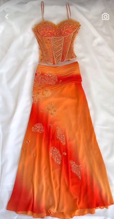 Thrifted Birthday Outfit, 2 Piece Birthday Outfit, Hawaii Dresses, Y2k Outfits Aesthetic, Orange Prom Dresses, Hawaii Dress, Modesty Outfits, Instagram Dress, Western Outfit