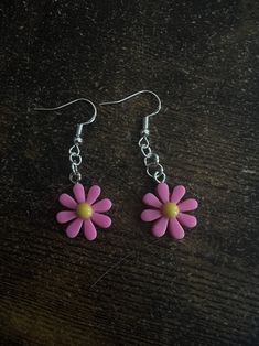 Flower earrings with a super cute retro vibe! *Disclaimer: I did not hand-make the flower piece Retro Vibe, Flower Earrings, Jewelry Earrings Dangle, Etsy Earrings, Dangle Drop Earrings, Dangle Earrings, Jewelry Earrings, Super Cute, Drop Earrings