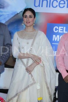 Kareena k khan at Unceif event White Suit Designs, White Salwar, White Anarkali, White Suit, Traditional Indian Outfits, Kurti Designs Party Wear