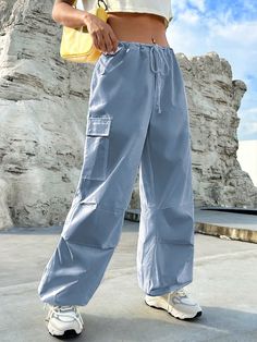 Light Blue Cargo Pants Outfit, Blue Baggy Pants, Pastel Pants, Ladies Streetwear, Pants Embellished, Waist Cargo Pants, Fashion Shooting, Blue Cargo Pants