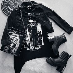 Hot Topic Clothes, No Tricks Just Treats, Goth Harajuku, Goth Outfit Ideas, Punk Rock Outfits, Goth Outfit, Scene Outfits, Emo Dresses, Goth Style