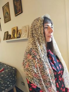 Guarda questo articolo nel mio negozio Etsy https://www.etsy.com/it/listing/898556561/velo-muliebre-triangolare-grande-per Veil Scarf, Catholic Veil, Ivory Veil, Unmarried Women, Lace Tape