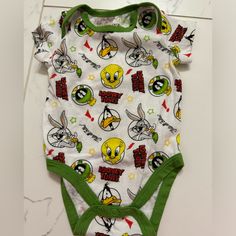 Never Worn, Looney Tunes Onesie 3-6 Months Harry Potter Onesie, Hogwarts Quidditch, Superman Baby, Baby Looney Tunes, Harry Potter Baby, Marvin The Martian, Month Colors, Looney Tunes, Baby Gear