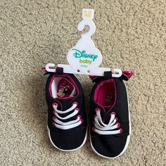 9-12 Month Minnie Mouse Soft Bottom Shoes Black And Pink Brand New Never Worn Pink Minnie Mouse Low-top Sneakers, Casual Pink Minnie Mouse Sneakers, Shoes Disney, Minnie Mouse Shoes, Baby Minnie, Baby Minnie Mouse, Disney Shoes, Baby Walker, Pink Brand