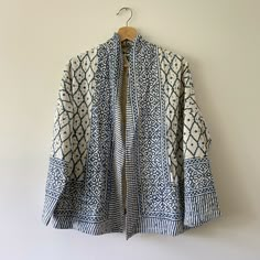 Women's Aztec Print Open Front Jacket Cardigan Long Sleeve Blue/White Size XL   Type: Sweater Style: Cardigan Brand: Unbranded Color: Blue/White Condition: In excellent condition. Small marking on inside near tag that will come out in wash. Tagged a size XL, but fits like an oversized Small, see try on photos on a size small. Made in India. Luxury Embroidered Beige Nehru Jacket, Luxury Traditional Nehru Jacket With Mandarin Collar, Luxury Cotton Nehru Jacket For Summer, Luxury Nehru Jacket Straight Kurta For Eid, Luxury Unstitched Nehru Jacket With Mandarin Collar, Luxury Summer Cotton Nehru Jacket, Luxury Traditional Nehru Jacket For Fall, Luxury Kurta With Naqshi And Mandarin Collar, Luxury Traditional Nehru Jacket For Reception