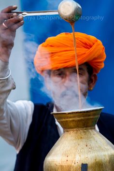 Tea Vendor, Pushkar, India I Love India, Amazing India, Indian Tea, Street Vendors, Masala Chai, India People, Tea Culture, Chai Tea, People Of The World