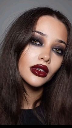 Vampy Lip Makeup Look, Vampy Red Lip, Formal Goth Makeup, Vampy Makeup Looks, Dark Hair Red Lips, Dracula Makeup, Halloween Witch Makeup, Thanksgiving Apple Cider