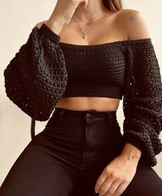 Crochet Tops Aesthetic Long Sleeve, Black Crochet Top Long Sleeve, Crochet Crop Top Ideas, Black Crochet Top Outfit, Black Yarn Crochet Ideas, Crochet Top Outfit Ideas, Crochet Too, Crochet Grunge, Crochet A Crop Top