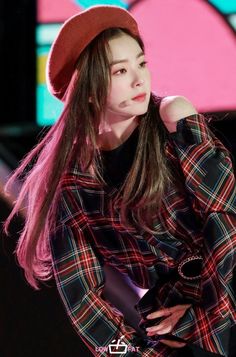 예쁘고 반짝거리는거 너무 조A...a...aa...... #레드벨벳 #아이린 #RedVelvet #IRENE Chelsea Houska Hair, Red Velet, Redvelvet Irene, Redvelvet Kpop, Perfect Posture, Braided Bangs, Classic Accessories, Brown Wedding, Long Red Hair