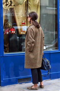 Natasha Goldenberg, The Sartorialist, Leopard Loafers, Autumn Trends, Check Coat, White Tunic, Lv Handbags, Window Shopping