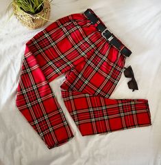 👖 Our women's red tartan trouser is made using cotton blend material. These long trousers have a classic and vintage look thanks to the rich plaid patterns. Put on these relaxed trousers and you'll be ready to take on the world. They are ideal for matching shirts and T-shirts and are also ideal for weekend casual wear. 👖 These custom-made trousers are ideal for Christmas, but they are also appropriate for leisure, office, business, basic style, party, outdoor, daily wear, holiday, home, and other occasions. With these pants, you can take your weekend and office looks to the next level. Simple to coordinate with other clothing and accessories. ✅ MEASUREMENTS: * Hip: 36 waist: 24 - size 4 * Hip: 36 waist: 25 - size 6 * Hip: 38 waist: 26.5 - size 8 * Hip: 40 waist: 28 - size 10 * hip: 42.5 Plaid Cotton High-waisted Pants, Check Trousers, Relaxed Trousers, Womens Trousers, Party Outdoor, Checked Trousers, Long Trousers, Red Tartan, Style Party