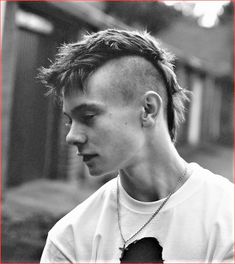 Punk Haircut, Mohawk For Men, Mohawk Haircut, Men Haircut Styles, Hairstyles Men