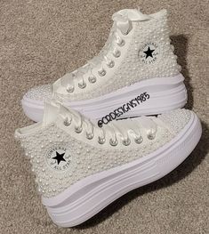 Authentic All Star High Top Converse -these high top platform converse are the perfect shoes for that special day/night occasion. From birthday parties, weddings, photoshoots, quinceaneras' and everything in between, these blinged out converse are a must. ❌️ DISCLAIMER ❌️ ❗️ PLEASE BE ADVISED, IF YOU WANT TO ADD/OR CHANGE SOMETHING ON THE LISTING ABOVE, THAT WILL BE AN ADDITIONAL FEE OF $40 +. ❌️PLEASE MAKE SURE TO ORDER THE RIGHT SIZE AS NO RETURNS, NO EXCHANGES OR RE-MAKES ARE GIVEN. ❌️ALL SAL Pearl High Top Converse, Prom Converse Shoes, Bride Converse Shoes Wedding Ideas, Converse Wedding Shoes Bride, Quinceanera Converse, Nbc Wedding, Pearl Converse, High Top Platform Converse, All Star Cano Alto