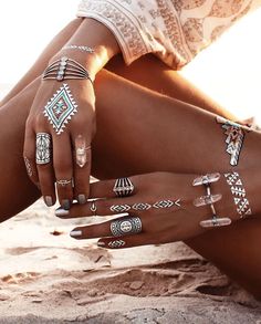 Flash Tatto And Silver Jewelry Beach Style Hair Ornaments Wedding, Pinterest Jewelry, Gold Tattoo, Simple Tattoo Designs, Metal Tattoo, Silver Jewelry Box, Hippie Jewelry, 925 Silver Jewelry, Bohemian Jewelry