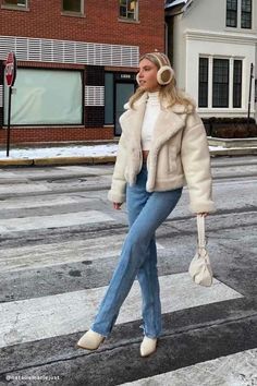 Discover cute and comfy winter outfit ideas that are perfect for casual outings or formal events. Mix and match layers to stay warm while looking fabulous! comfy winter outfits, women’s fashion, layered looks, winter style inspo, cozy layers, fashionable and warm #winter #winteroutfits #cuteoutfits White Cowgirl Boots Outfit, Cowboy Boots Outfit Winter, White Cowboy Boots Outfit, Boots Outfit Ideas, Cowboy Boot Outfits, White Boots Outfit, White Cowgirl Boots, Outfit Botas, Cowgirl Boots Outfit