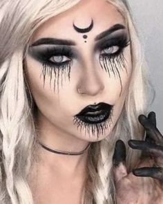 Satanic Witch Makeup, Midevil Witch Makeup, Dark Priestess Makeup, All Black Makeup Looks, Sorceress Makeup Halloween, Fallen Angel Costume Makeup, Hecate Makeup, Pagan Makeup Witch, Grim Reaper Makeup Female