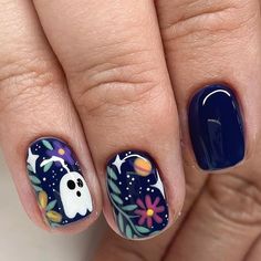 Nail Inspo Summer Easy Nail Polish Ideas, Nail Polish Ideas Easy, Ghost With Flowers, Halloween Fall Nails, Easy Nail Polish, Nail Inspo Summer, Boho Nails