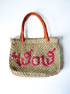 Wow, what a nice bag you have! The Jacksons brand employs over 1500 Bangladesh artisans year-round to make each tote by hand! They are made from 100% jute grown in Bangladesh. The nature of this material means that the bags can withstand intense use and the test of time. And after a long and happy life, they can biodegrade on the compost. Bonus! 🌱 Because each bag is handmade, it makes each one unique and not one bag is exactly the same. They are the perfect bag for essentials for your holiday Accessorize Bags, Book Clothes, The Jacksons, Bandana Hairstyles, Pink Peach, One Bag, The Test, Perfect Bag, Winter Accessories