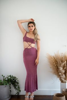 Purple Stretch Maxi Dress For Night Out, Casual Sundress, Cutout Maxi Dress, Satin Maxi, Satin Maxi Dress, Dress Purple, Versatile Dresses, Style Maxi Dress, Cutout Dress