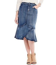 Chic Stretch Denim Skirt For Spring, Chic Fitted Medium Wash Skirt, Chic Stretch Denim Blue Skirt, Chic Medium Wash Knee-length Skirt, Chic Knee-length Denim Blue Skirt, Chic Denim Blue Knee-length Skirt, Chic Dark Wash Skirt For Fall, Chic Fitted Flared Denim Skirt, Chic Lined Denim Skirt