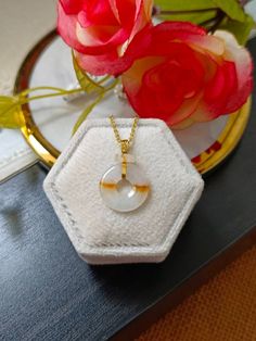 j Luxury White Necklace With Round Stone, Luxury White Jade Jewelry, Donut Pendant, A Grade, Gold Set, Type A, Singapore, Jade, 18k Gold