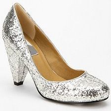 These are my Cinderella shoes that I plan to wear!!!  #CupcakeDreamWedding Silver Glitter Heels, Glitter Bomb, Sparkle Shoes, Cinderella Shoes, Glitter Pumps, Glitter Heels, Glitter Shoes, Vintage Inspired Dresses, Heels & Wedges