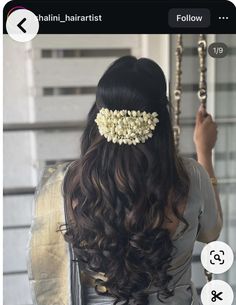 Indian Half Updo, Simple Hairstyles With Flowers, Long Indian Hairstyles, Kerala Bride Open Hairstyle, Hairstyle On Traditional Saree, Wedding Hairstyles For Long Hair Indian, Hairstyles For Onam Look, Hairstyles For Saree With Flowers, Long Hair Styles Traditional