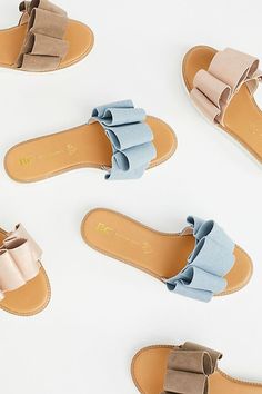 freepeople.com Diy Leather Sandals, Pictorial Ideas, Footwear Inspiration, Ecco Shoes Women, Shoe Outfits, Sandals Luxury, 30 Fashion