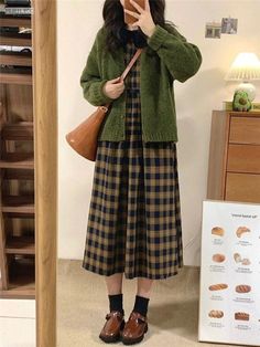 Styling Plaid Dress, Nerdy Librarian Style, 80s Nerd Fashion, 90s Fashion Aesthetic Vintage, Japanese Womens Fashion Casual, Modest 90s Fashion, Long Dress With Cardigan Outfit, Types Of Dresses Chart, Middle Aged Woman Fashion