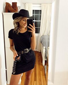 Style A T Shirt, Outfits Of The Week, Western Belt, Cowgirl Hat, Weekly Outfits, Western Belts, Cowgirl Hats, Southern Style, Latest Outfits