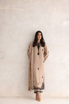 Luxury Pret, Beautiful Pakistani Dresses, Desi Clothes, Indian Dresses Traditional, Traditional Indian Outfits