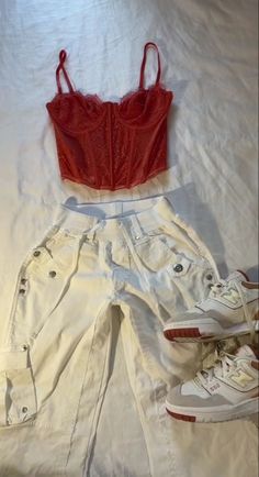 🤍 Chase Atlantic Outfit Ideas Concert, Chase Atlantic Outfit Ideas, Corset Tops Outfit, Chase Atlantic Concert Outfit, Skatergirl Style, February Style, Billie Concert, School Dr, Outfit Options