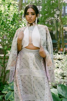 Falling for Lisha in the Faria Blazer in metallic geo jacquard! Designed with 2 deep inner and outer pockets with a luxurious satin lining, this jacket is a go-to for an Indian wedding guest look, the office, or a dinner with the girls! Shop in black or white at www.harleenkaur.us! Indian Wedding Guest Look, Lehenga Sari, Indian Wedding Guest, Jacquard Blazer, Be The Boss, Blazer Style, Wedding Guest Looks