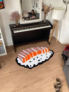 Tapis Sushi saumon cuit à l'unilatéral Fait main par mes propres soins avec amour. Je serais ravi d'échanger avec vous à ce sujet. Handmade rug Sushi Salmon by me with love. I would be happy to talk about it with you if you need any informations. Studio Ghibli Tufted Rug, Anime Tufted Rug, Sushi Punch Needle, Fish Rug Tufted, Koi Fish Rug, Rug, Home And Living, Flooring