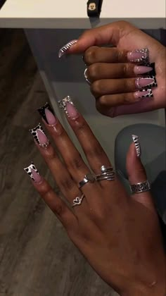 Nail Ideas Acrylic Black Women, Duck Nail Freestyle, Black Duck Nails Acrylic, Black Nails With Gems Rhinestones, Medium Nail Ideas, Nails Sets, Black Acrylic Nails