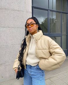 Best Puffer Jacket, Tailored Coat, Classic Coats, Winter Trends, Fashion People, Favorite Sweater, Fashion Streetwear, Classic Outfits, Cool Sweaters