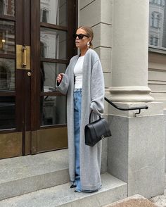 HANNA JOHANSSON (@haaannajohansson) • Instagram photos and videos Autumn Dinner Outfit, Casual Dinner Outfits, Casual Dinner Outfit Summer, Dinner Outfit Fall, Chica Chola, Dinner Outfit Casual, Long Grey Cardigan, Latina Outfits