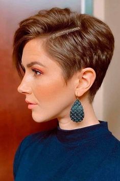 Pixie-cut Lang, Fade Haircut Women, Taper Fade Haircut