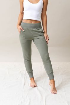 You'll love sliding into the oh-so-soft feel and effortlessly sleek style of these Stay In Joggers.  These can take you from the gym to casual gatherings in your signature sporty-chic aesthetic. A relaxed fit with fitted elastic at the waist and ankles makes these athleisure jogger pants the perfect pick for tossing Air Photoshoot, Casual Athleisure Outfits, Sweet Pants, Athleisure Joggers, Athleisure Pants, Leggings Outfits, Dressy Casual Outfits, Green Joggers, Mom Fashion